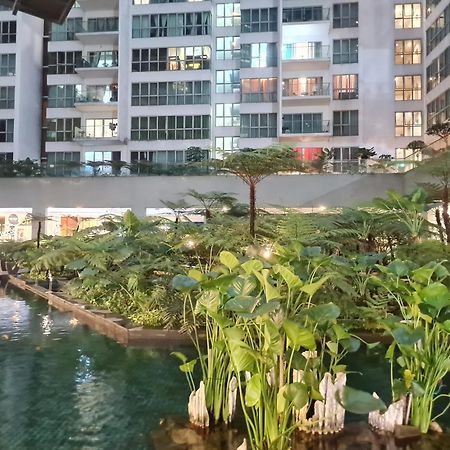 Hostel At Regalia Sky Pool Kuala Lumpur Esterno foto