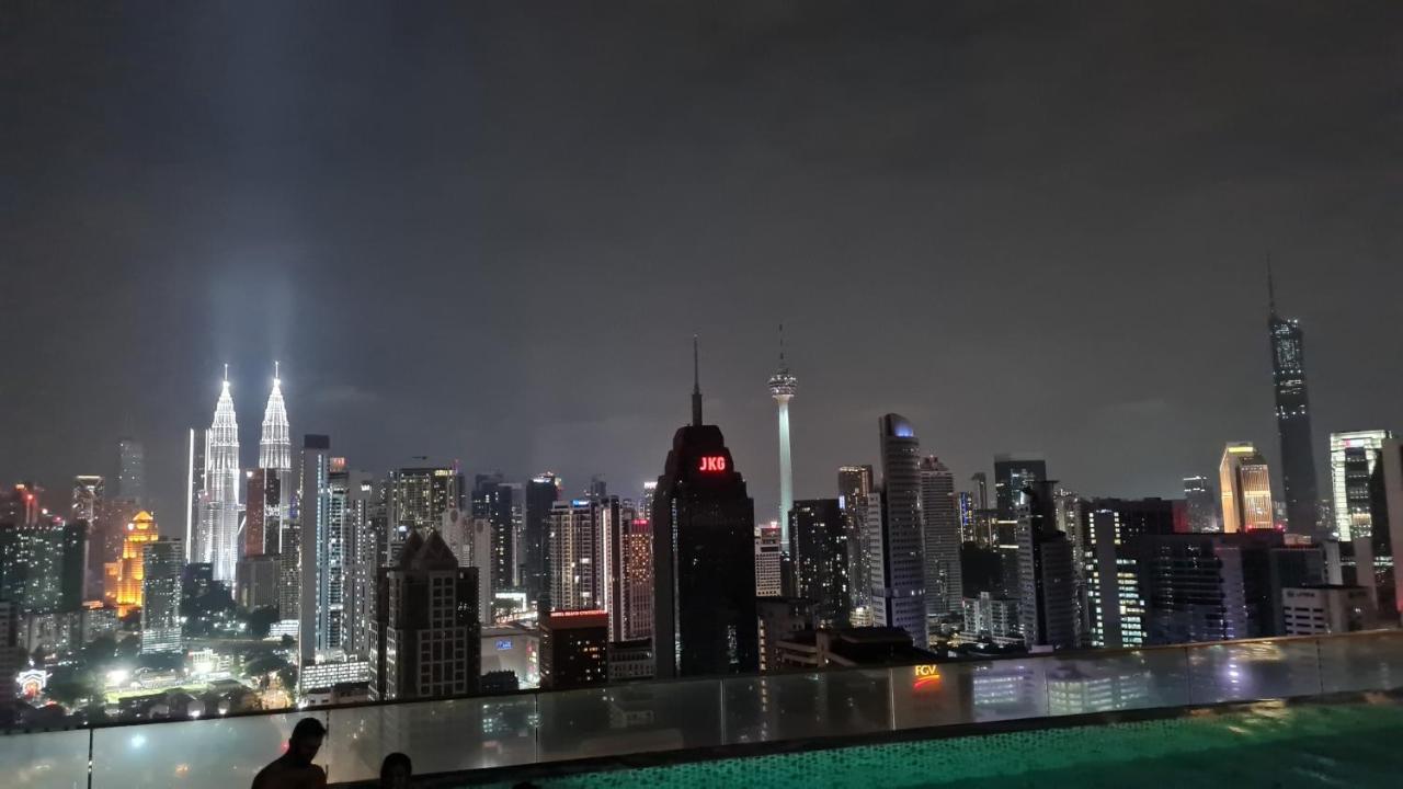 Hostel At Regalia Sky Pool Kuala Lumpur Esterno foto