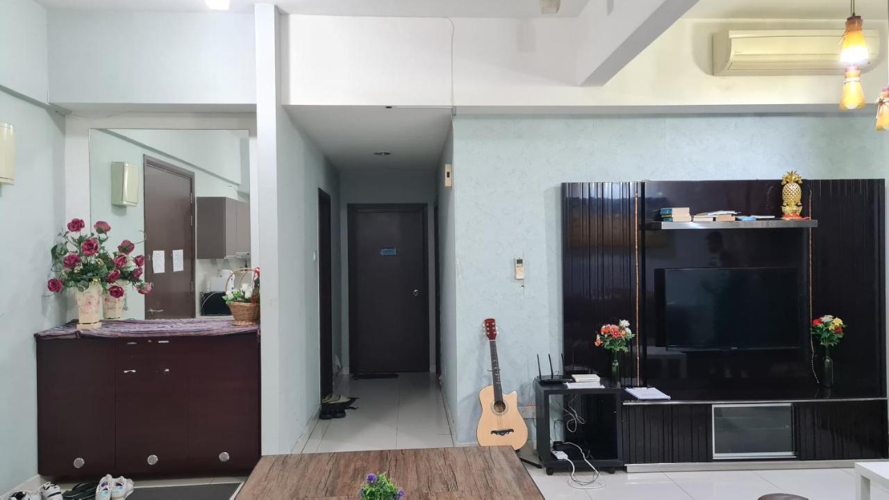 Hostel At Regalia Sky Pool Kuala Lumpur Esterno foto