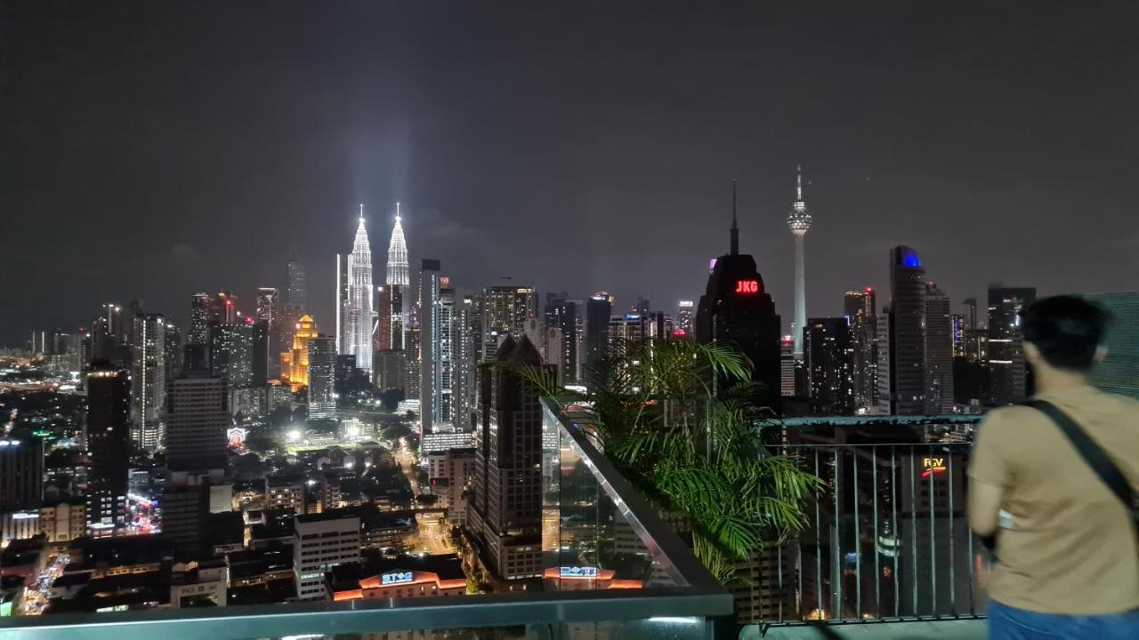 Hostel At Regalia Sky Pool Kuala Lumpur Esterno foto